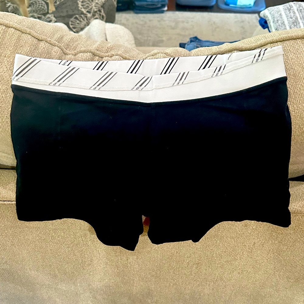 Women’s Lululemon biker shorts